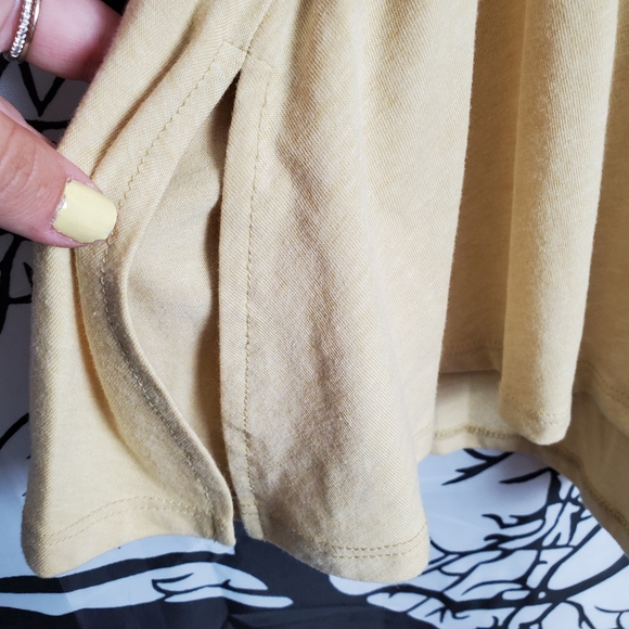 4/$25 LuLaRoe Prefect T Top Yellow w Grey Stripes - Picture 5 of 8